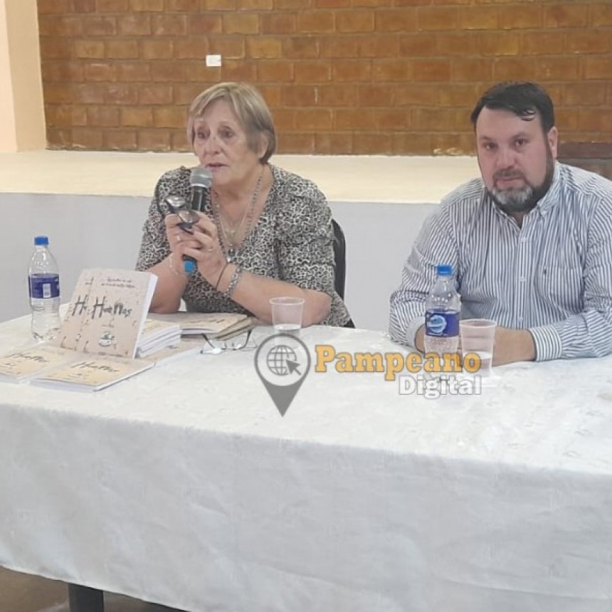 &Aacute;lbum de fotos: Presentaci&oacute;n del libro "Huellas" -100 a&ntilde;os de Carro Quemado