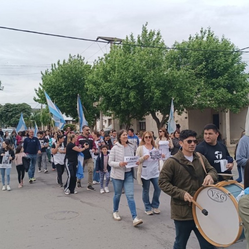 &Aacute;lbum de fotos: Marcha de la docencia en Victorica