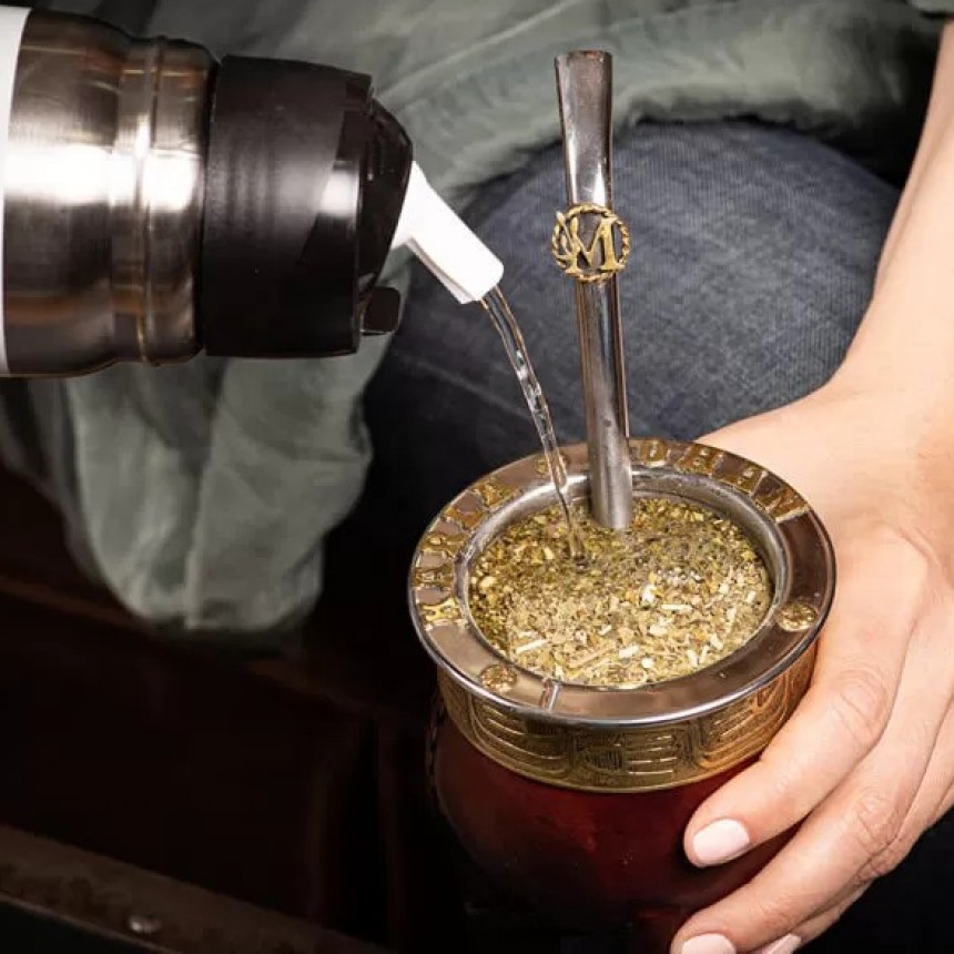 Mate saludable: las hierbas que calman los dolores estomacales y ayudan a aliviar la hinchaz&oacute;n
