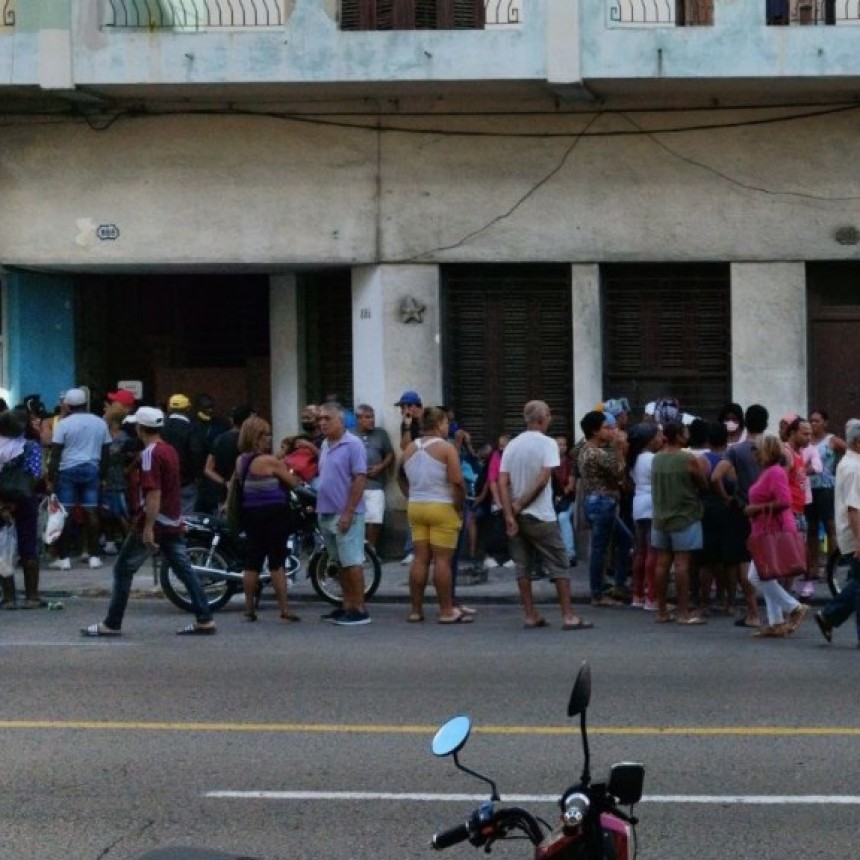 Los cubanos sufren por los apagones prolongados, la escasez de agua y los alimentos echados a perder: &ldquo;Tengo 74 a&ntilde;os, nunca hab&iacute;a visto algo as&iacute;&rdquo;