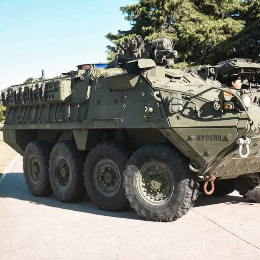 Llegaron al país los primeros blindados Stryker 8×8 del Ejército Argentino y fueron destinados a La Pampa